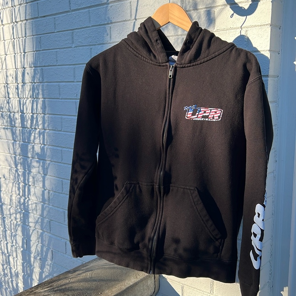 Men’s black jacket with hood no string in hood